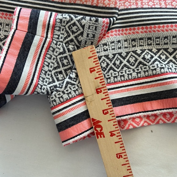 Ann Taylor LOFT Coral Striped Knit 4" Inseam Shorts Size 8 - Picture 5 of 8